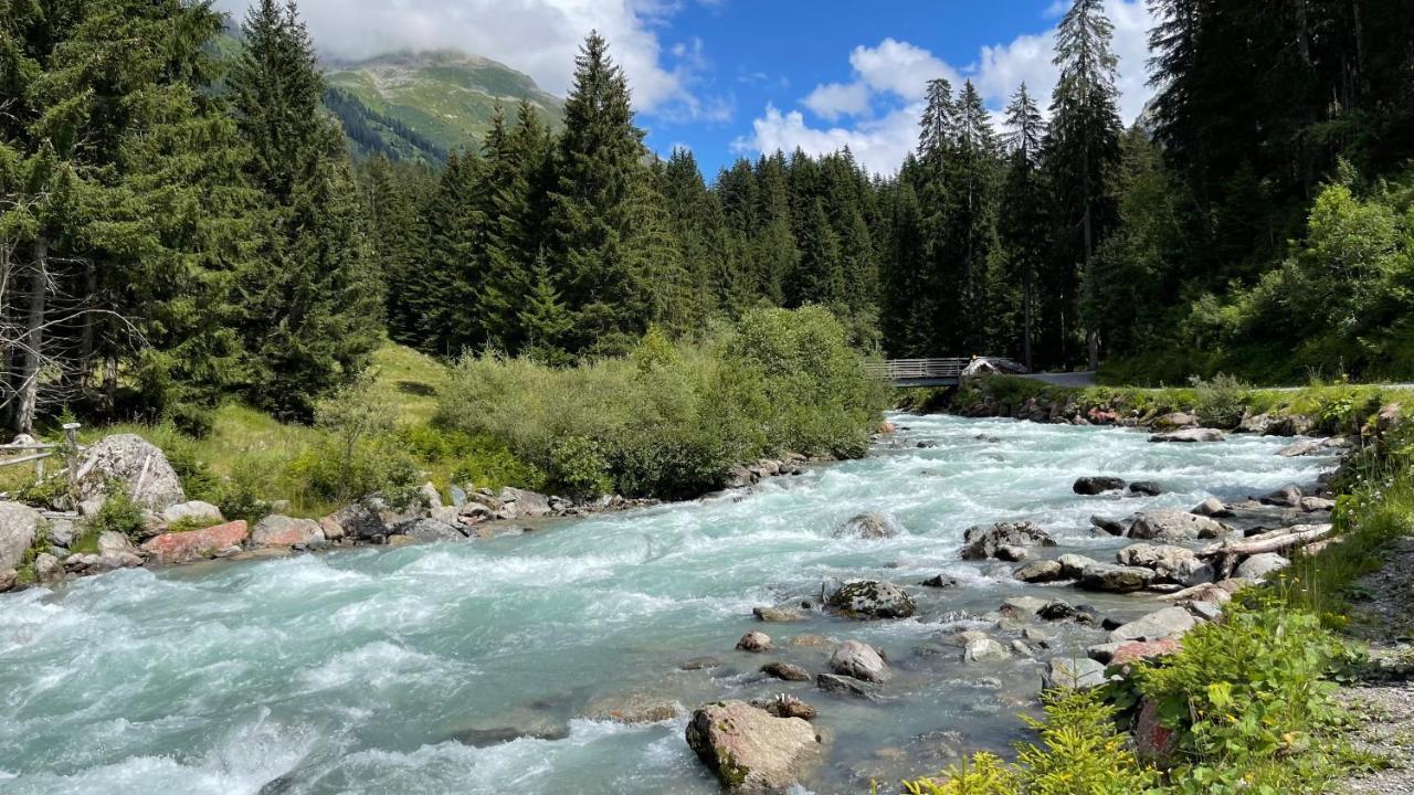 Ferienwohnung Mit Idyllischer Aussicht クロスタース エクステリア 写真